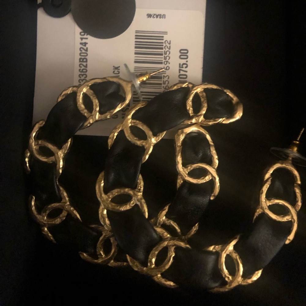Chanel hoops - Picture 2 of 11